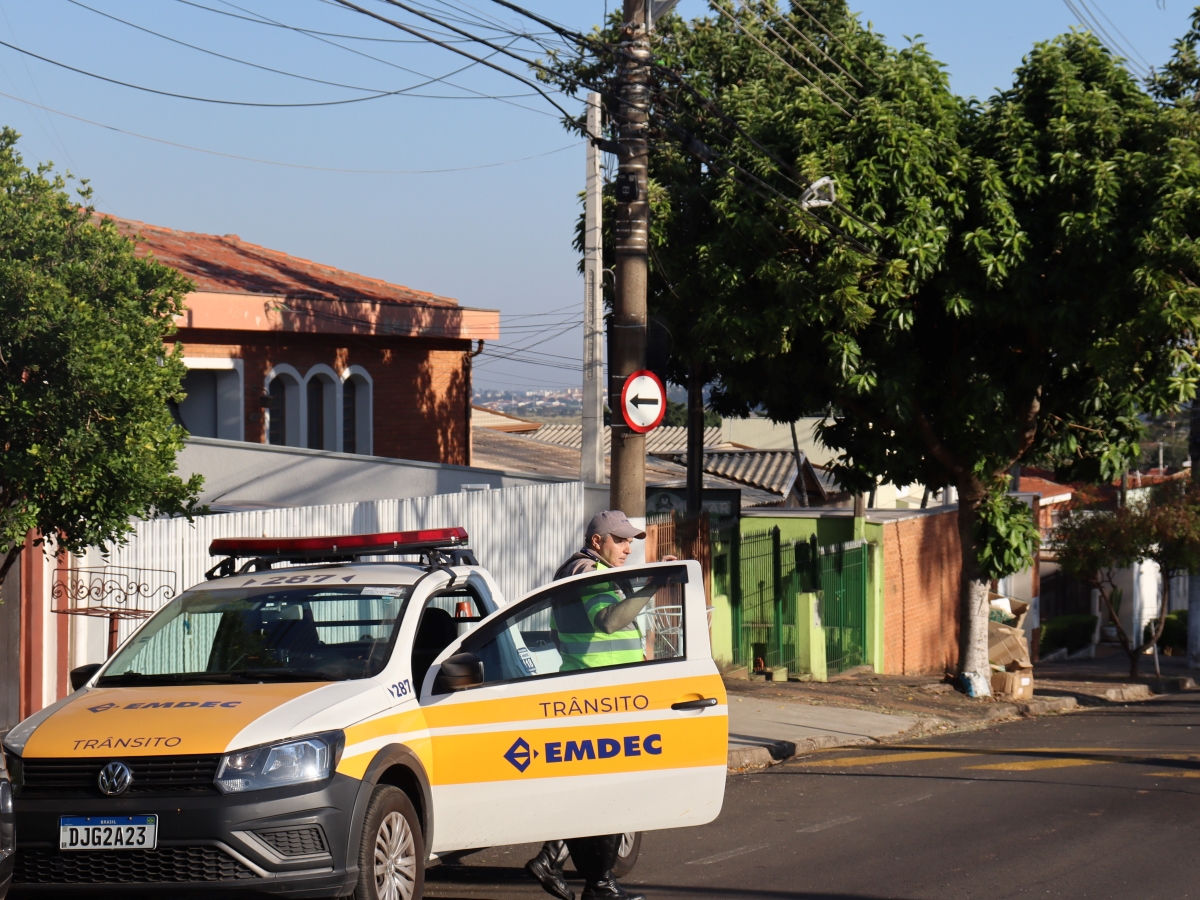 Agentes da Mobilidade Urbana gerenciam o trânsito