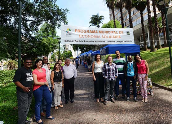 Equipe da Secretaria e participantes da Feira