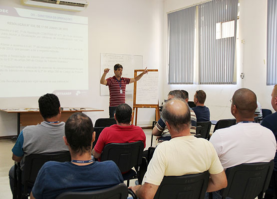 Programa visa aperfeiçoar serviço prestado à população