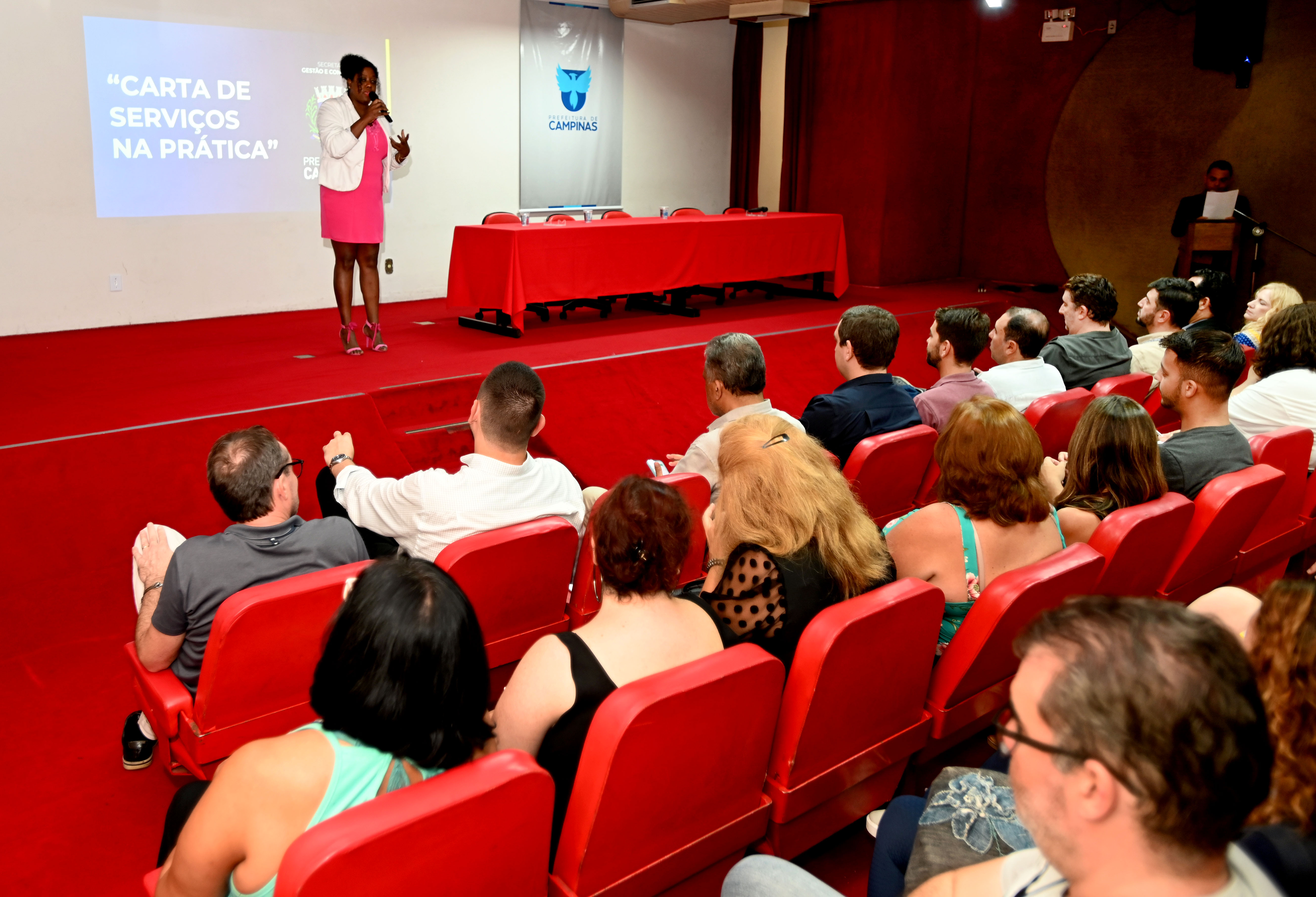 Secretária Eliane Jocelaine falou sobre a importância da Carta de Serviços