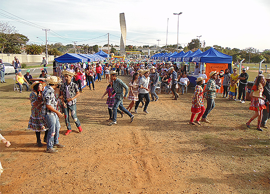 Feiras têm danças típicas