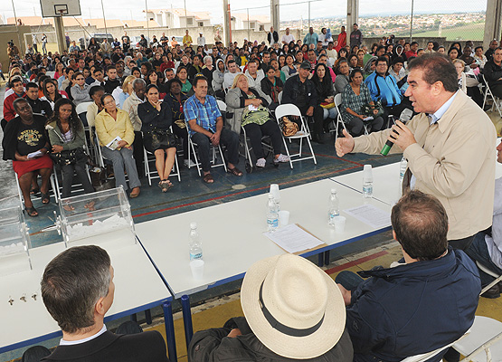Prefeito participa de sorteio