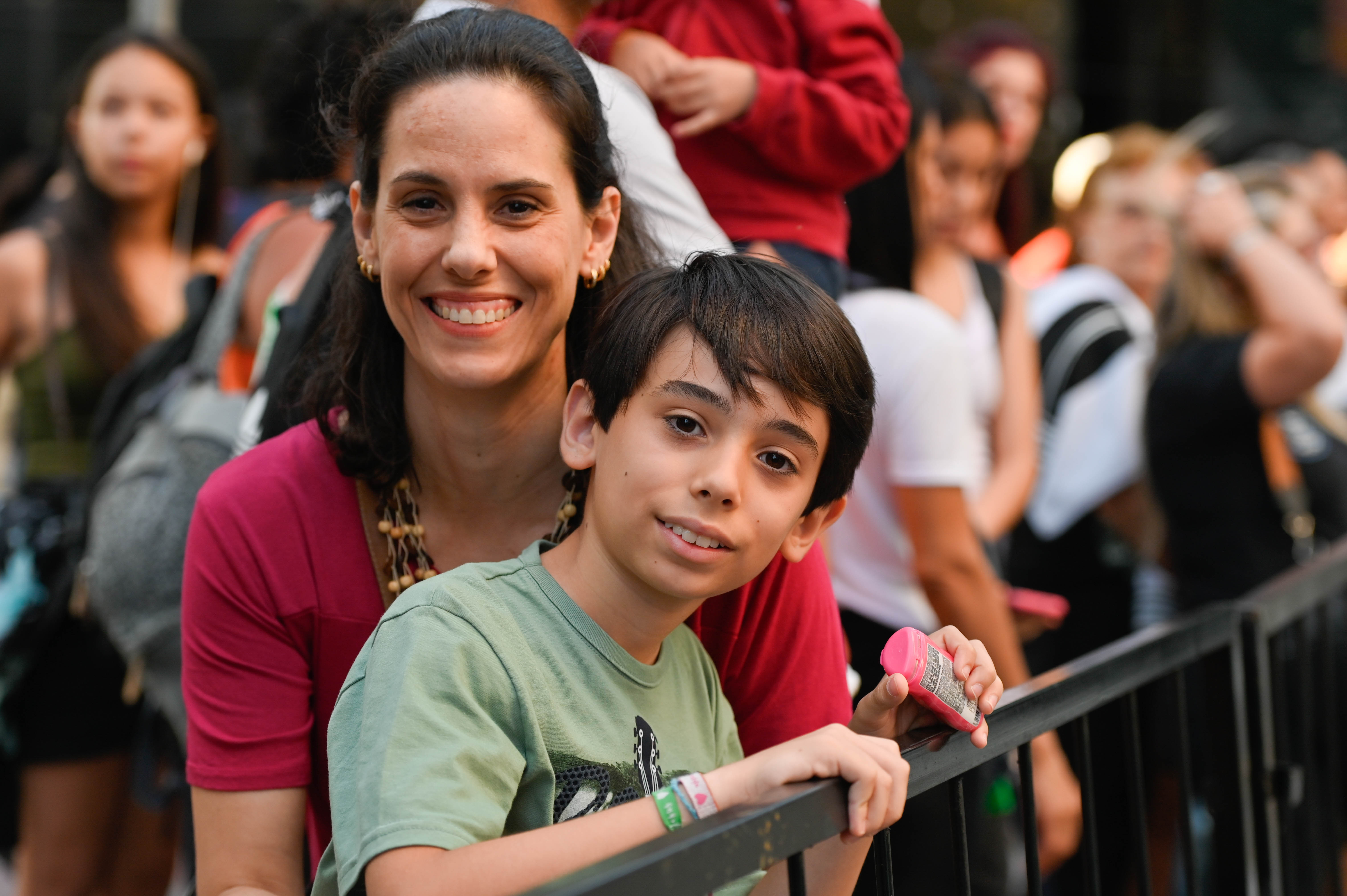 Fabiana e o filho Heitor estavam animados