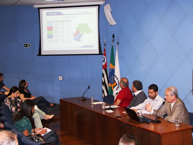 Secretário esclareceu dúvidas da Comissão