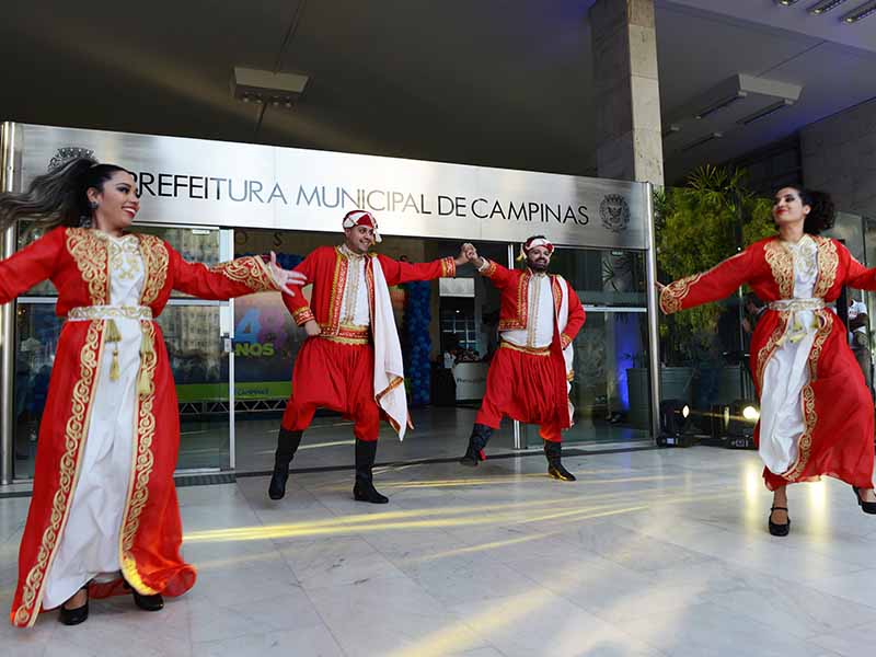 Danças folclóricas deram tom da festa