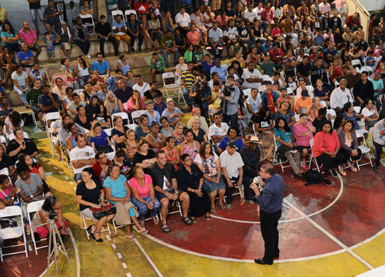 Espaço ficou lotado de pessoas