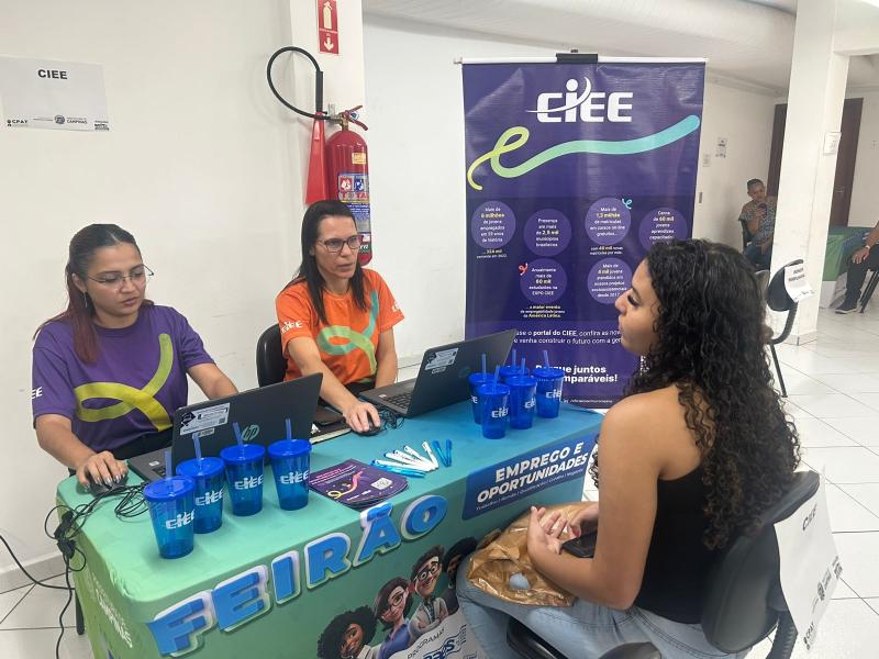 Divulgação/Trabalho e Renda O Centro de Integração Empresa Escola (CIEE) também estava presente com vagas para jovens aprendizes