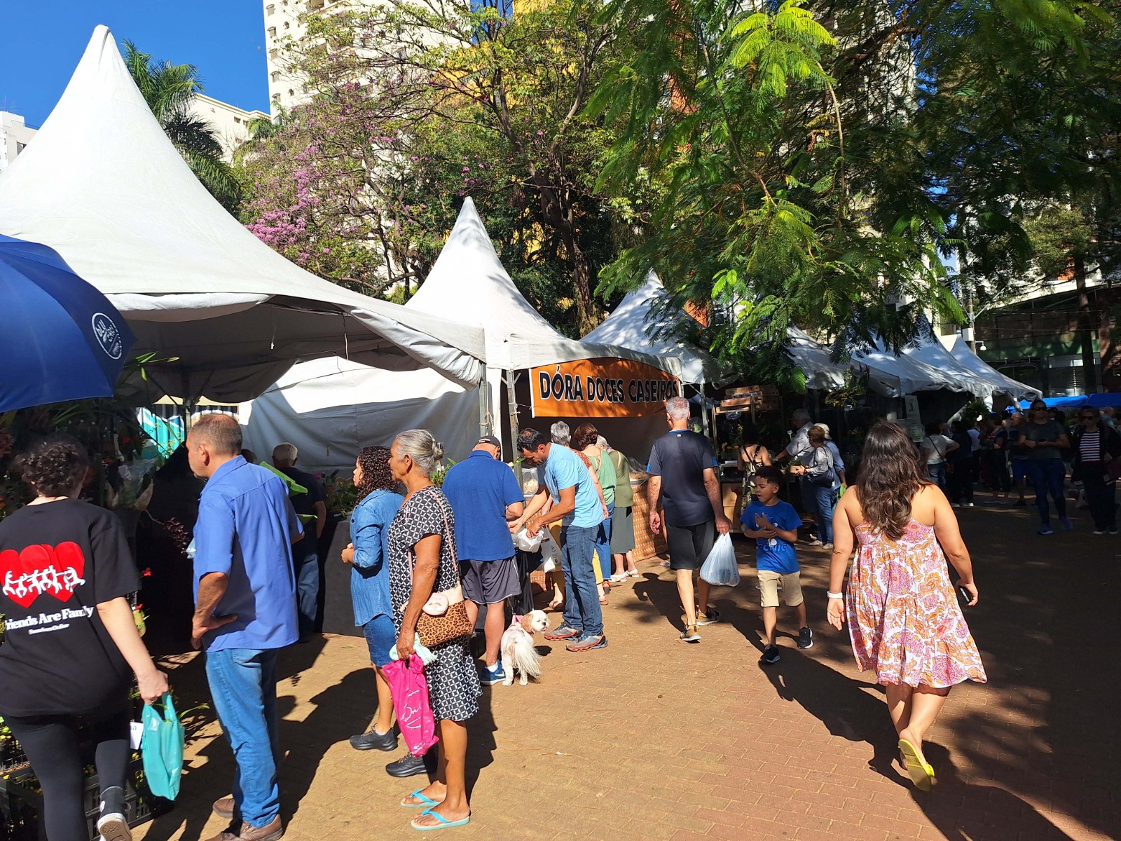 Feira Hippie: sábado e domingo, 21 e 22 de setembro, das 9h às 14h