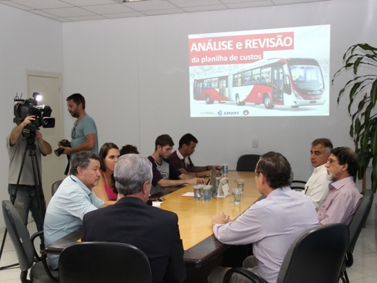 Informações são apresentadas para os jornalistas