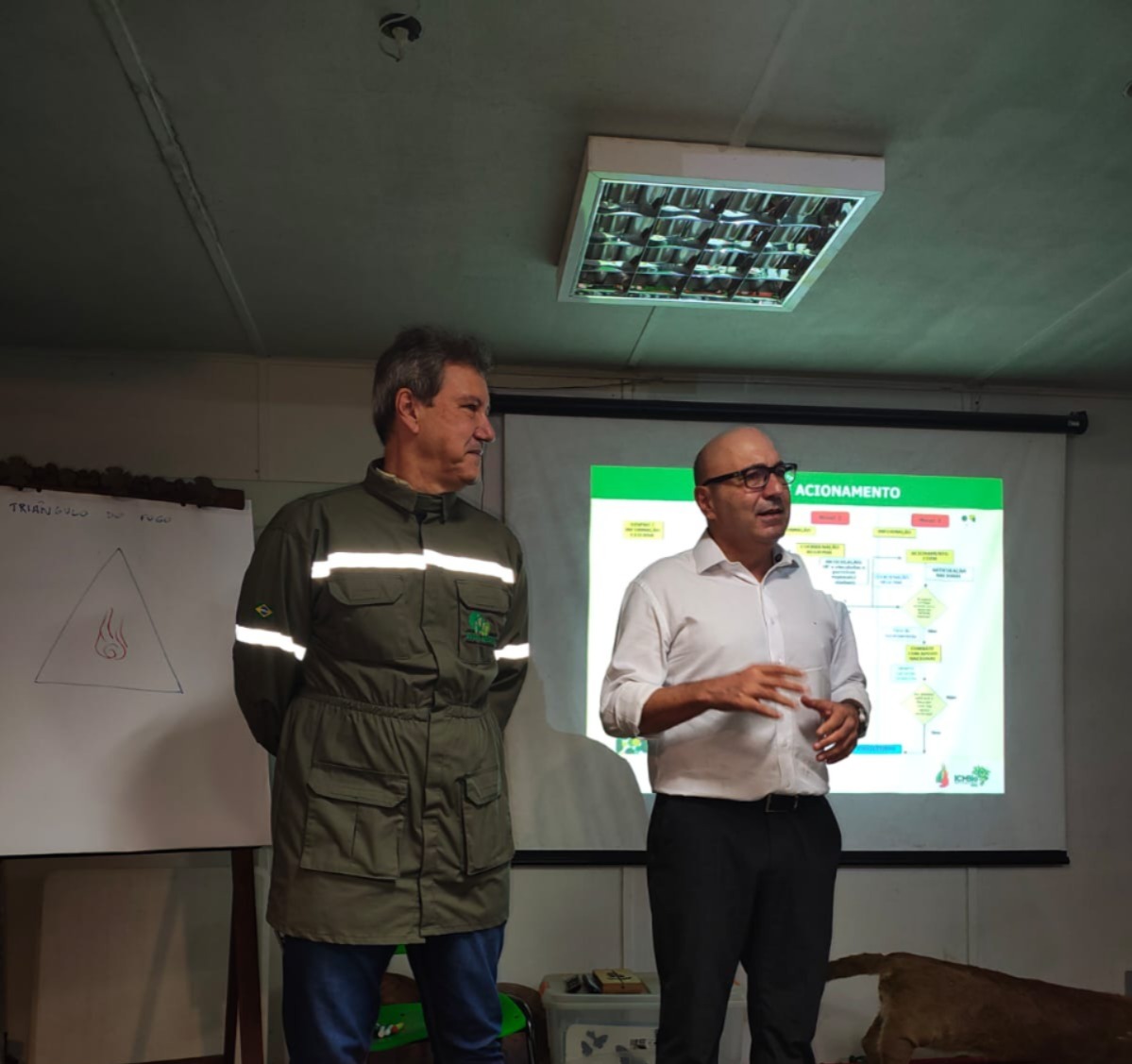 Divulgação O presidente da FJPO, Rogério Menezes, e o prefeito Dário Saadi, na abertura do evento