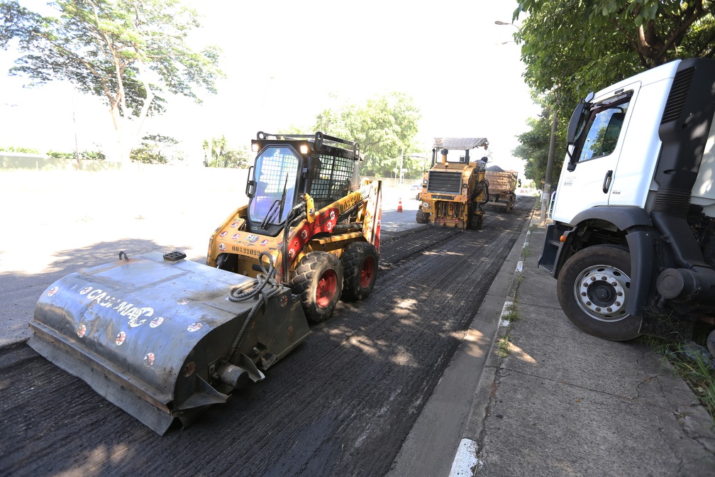 Mais um trecho da avenida Lix da Cunha terá o pavimento recuperado
