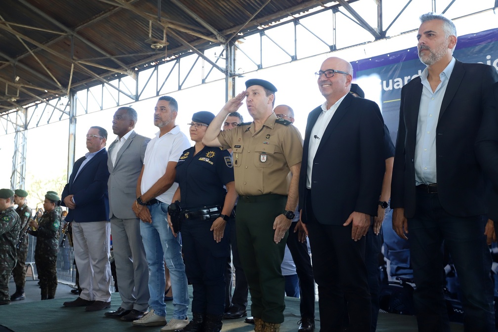 Autoridades durante a formatura dos novos GMs