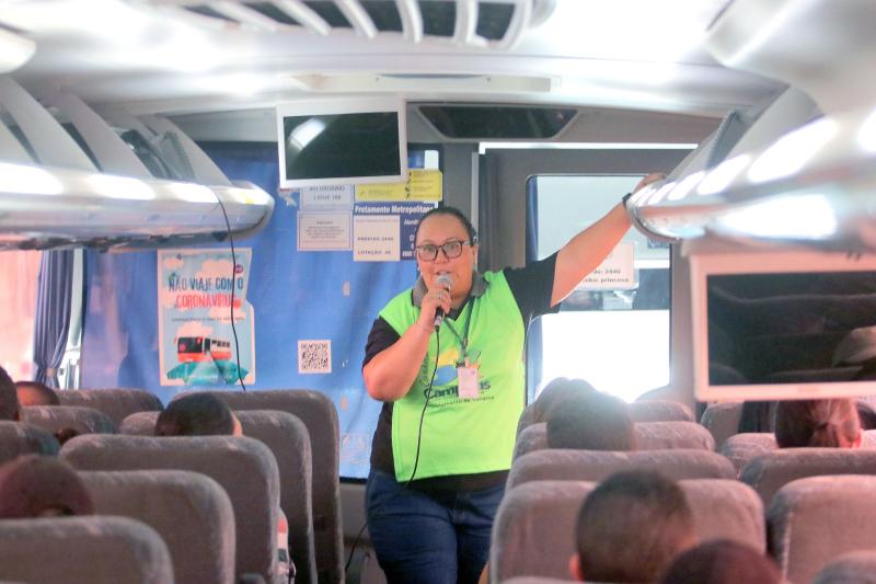 A guia Natalie deu seu testemunho: tour une lazer e cultura