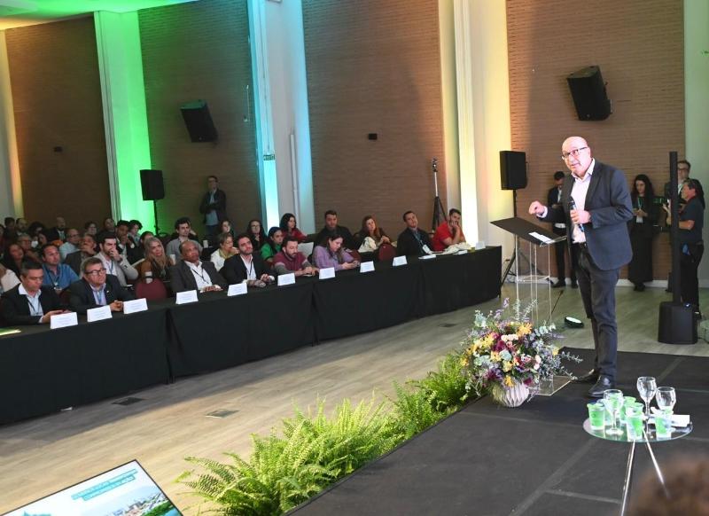 Carlos Bassan A importância da divisão de responsabilidades entre municípios, estados e governo federal foi destacada pelo prefeito Dário Saadi