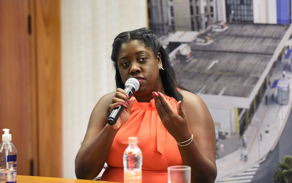 Secretária de Gestão e Desenvolvimento de Pessoas, Eliane Jocelaine: "Falar e cuidar da saúde mental se torna cada vez mais urgente nos dias de hoje"