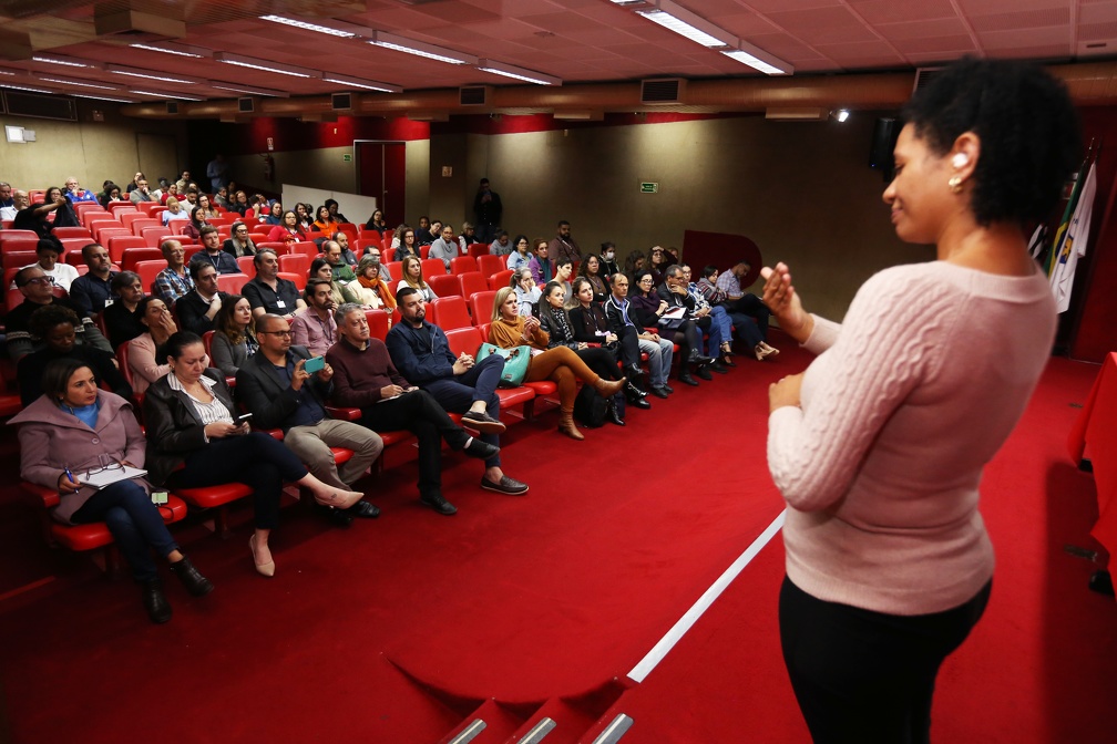 Palestra teve tradução em Libras