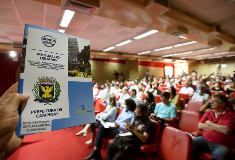 Lançamento do Manual do Usuário, que aconteceu no Salão Vermelho da Prefeitura, mesmo local onde ocorrerá o treinamento