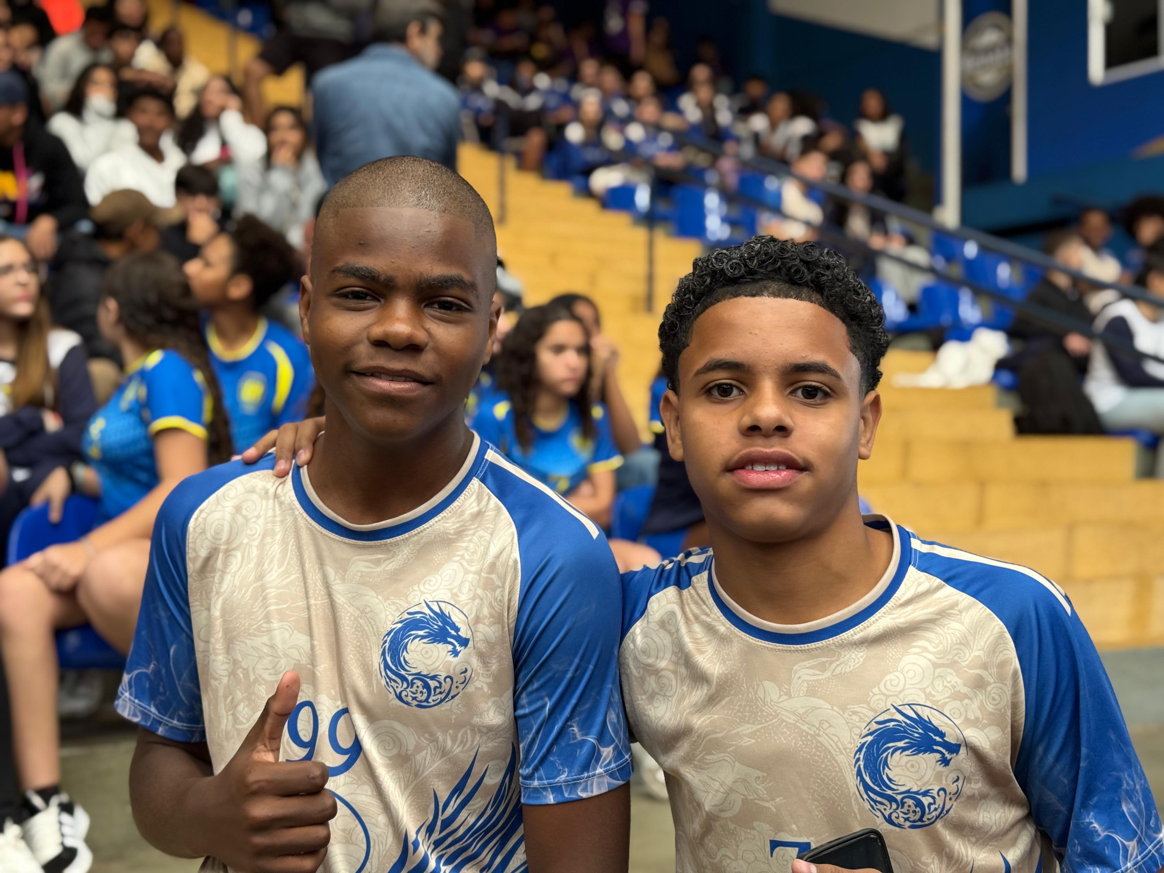 Lucas de Paulo e Nicolas Gabriel, ambos com 14 anos, brilham nas quadras de basquete