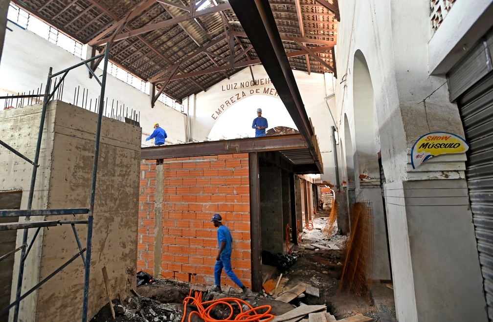 Obras trouxeram dificuldades pela complexidade em reformar um prédio centenário