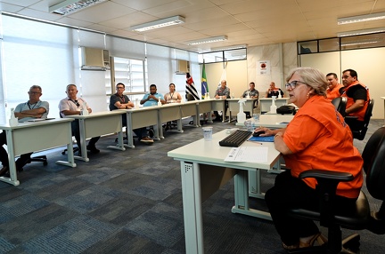 Carlos Bassan Funcionários da Saúde, Educação, Sanasa, Emdec e Serviços Públicos, além dos Bombeiros, também participaram da reunião