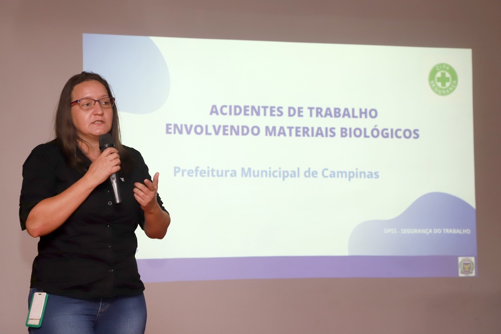 Cuidados com o manuseio de materiais biológicos foram abordados na palestra