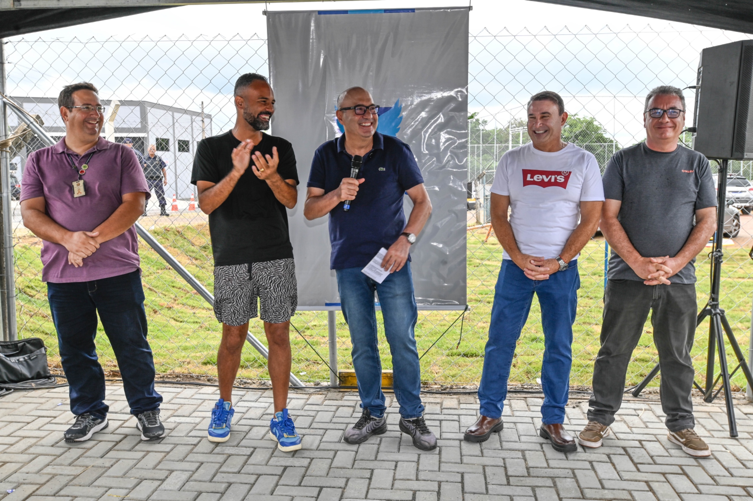 Prefeito Dário Saadi e autoridades que estiveram presentes no evento de inauguração do Parque Molhado