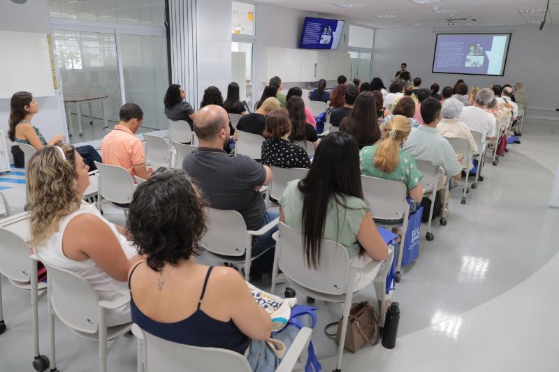 Os profissionais discutiram como aprimorar a gestão dos acervos, facilitando o acesso à informação e ao conhecimento 