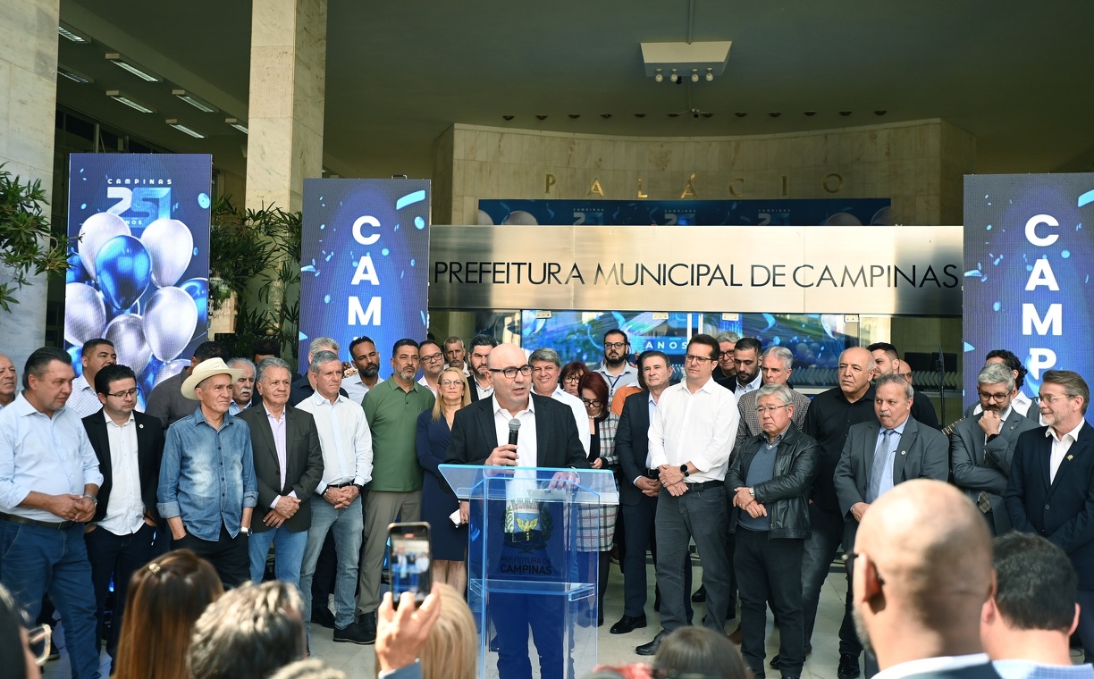 Carlos Bassan Cumprimentando Campinas, o prefeito listou os avanços da cidade e destacou a redução da fila da Cohab de 42 mil para menos de 14 mil pessoas