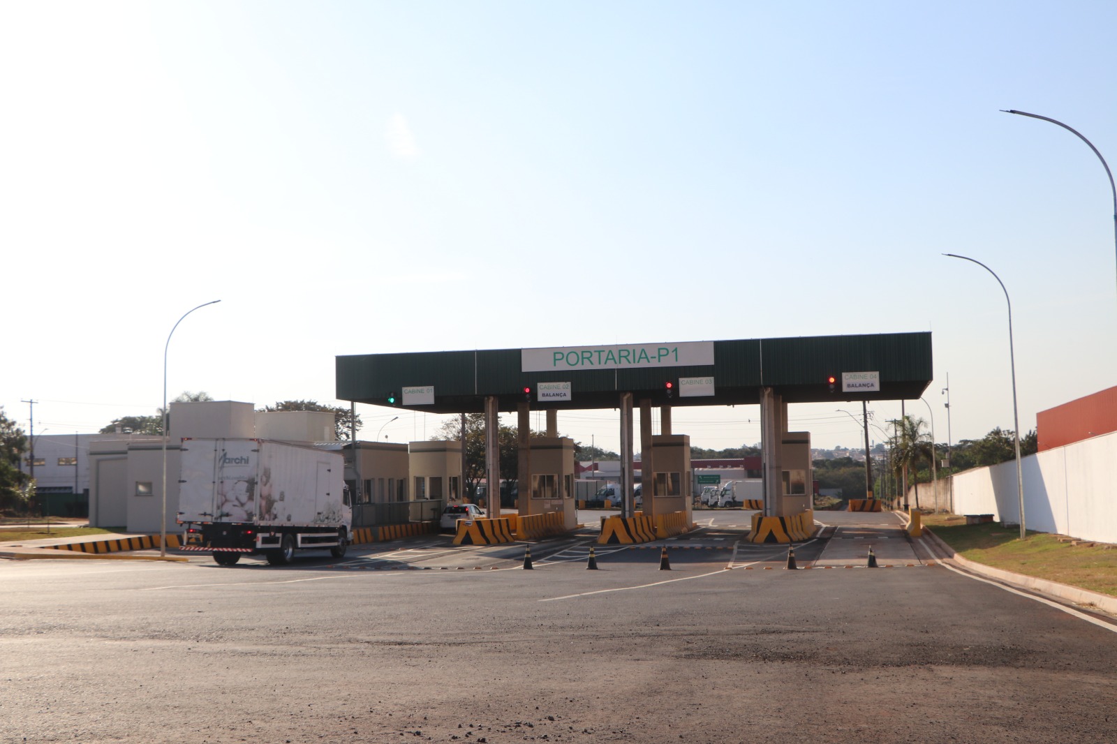 Novo sistema amplia eficiência na entrada de veículos de carga e facilita acesso ao Mercado de Flores