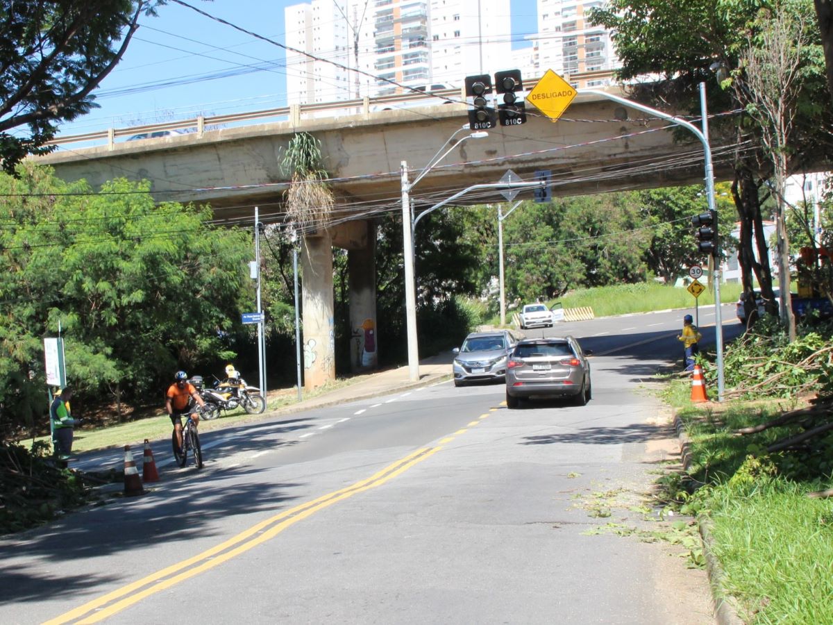 Semáforos ampliam a segurança dos condutores e minimizam os conflitos de tráfego