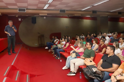 Novos servidores são recebidos com esclarecimentos sobre direitos e deveres e a importância de trabalhar pela comunidade