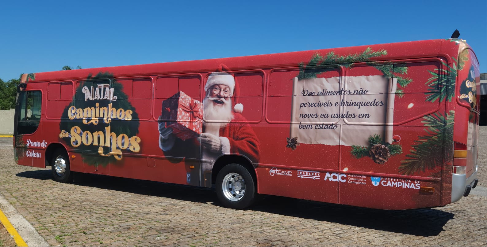 Ônibus envelopado vai deixar o Natal dos moradores de Campinas mais alegre