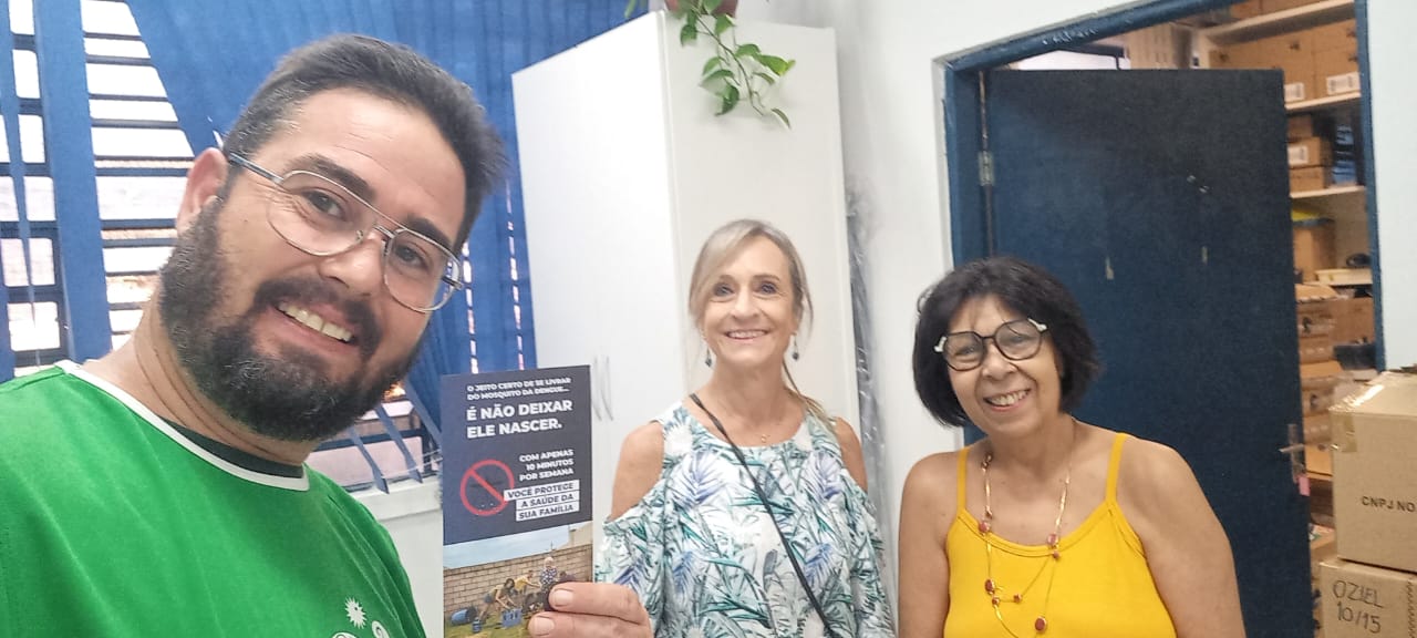 Trabalho com a equipe da escola no Jardim Oziel