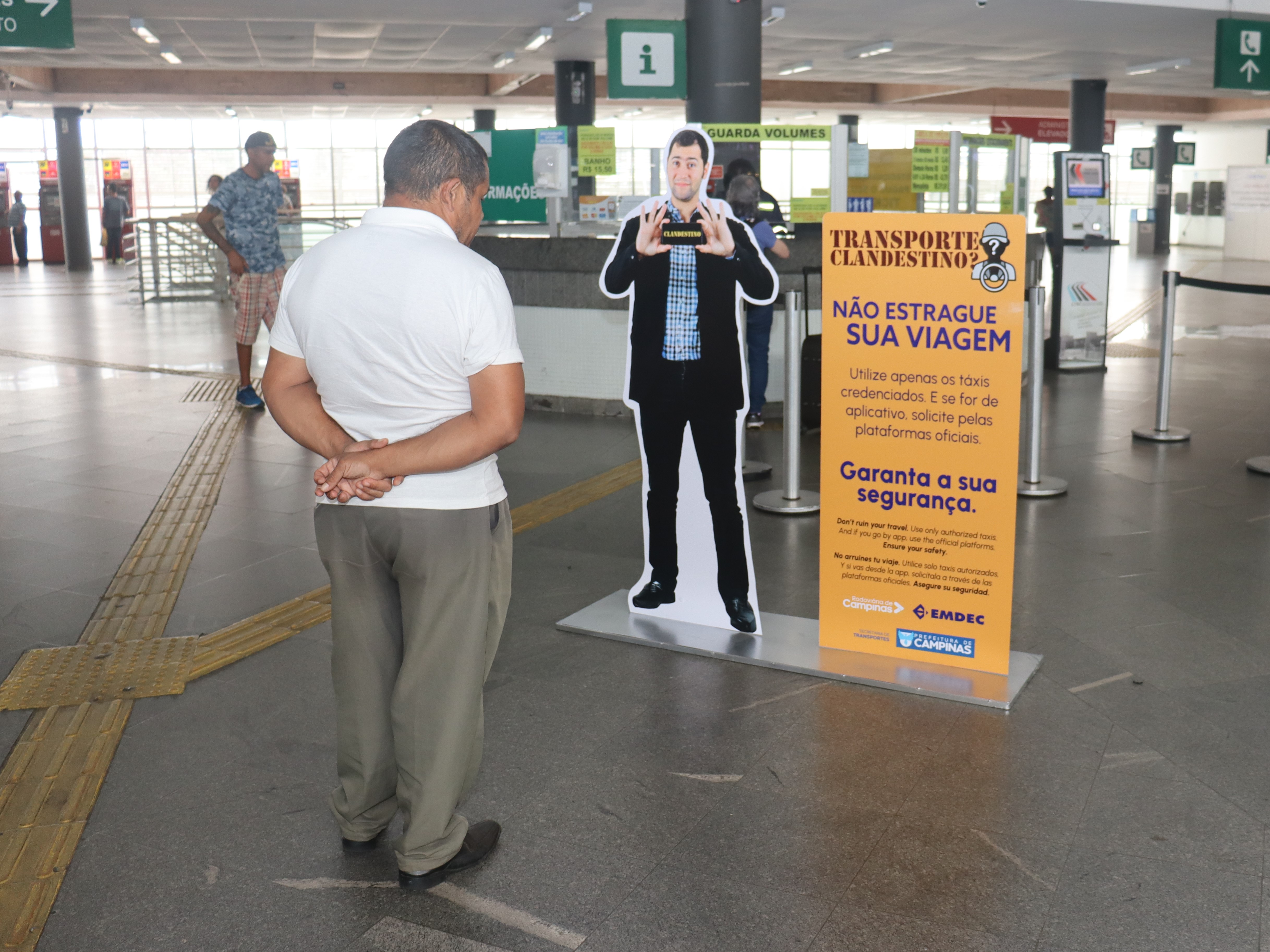 Objetivo é conscientizar sobre os riscos e reforçar a recomendação de uso apenas de táxis credenciados ou plataformas oficiais de transporte por aplicativo