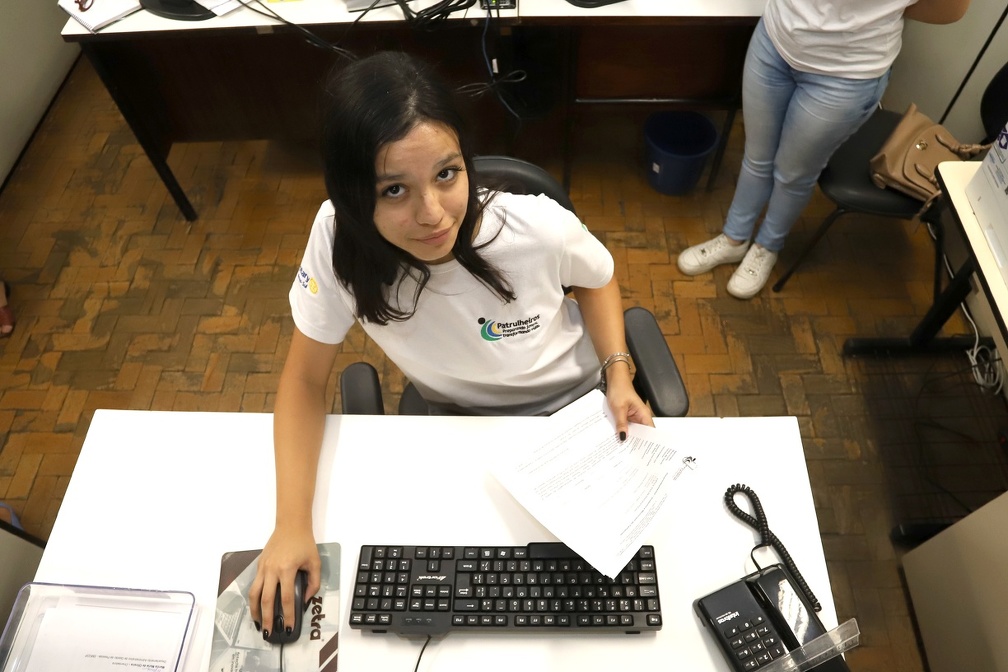 Lívia, também com 16 anos, está ansiosa pelas coisas boas que estão por vir