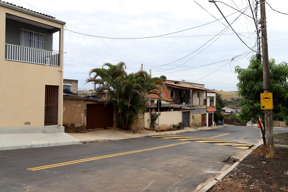 População aguardava o asfalto há mais de 30 anos