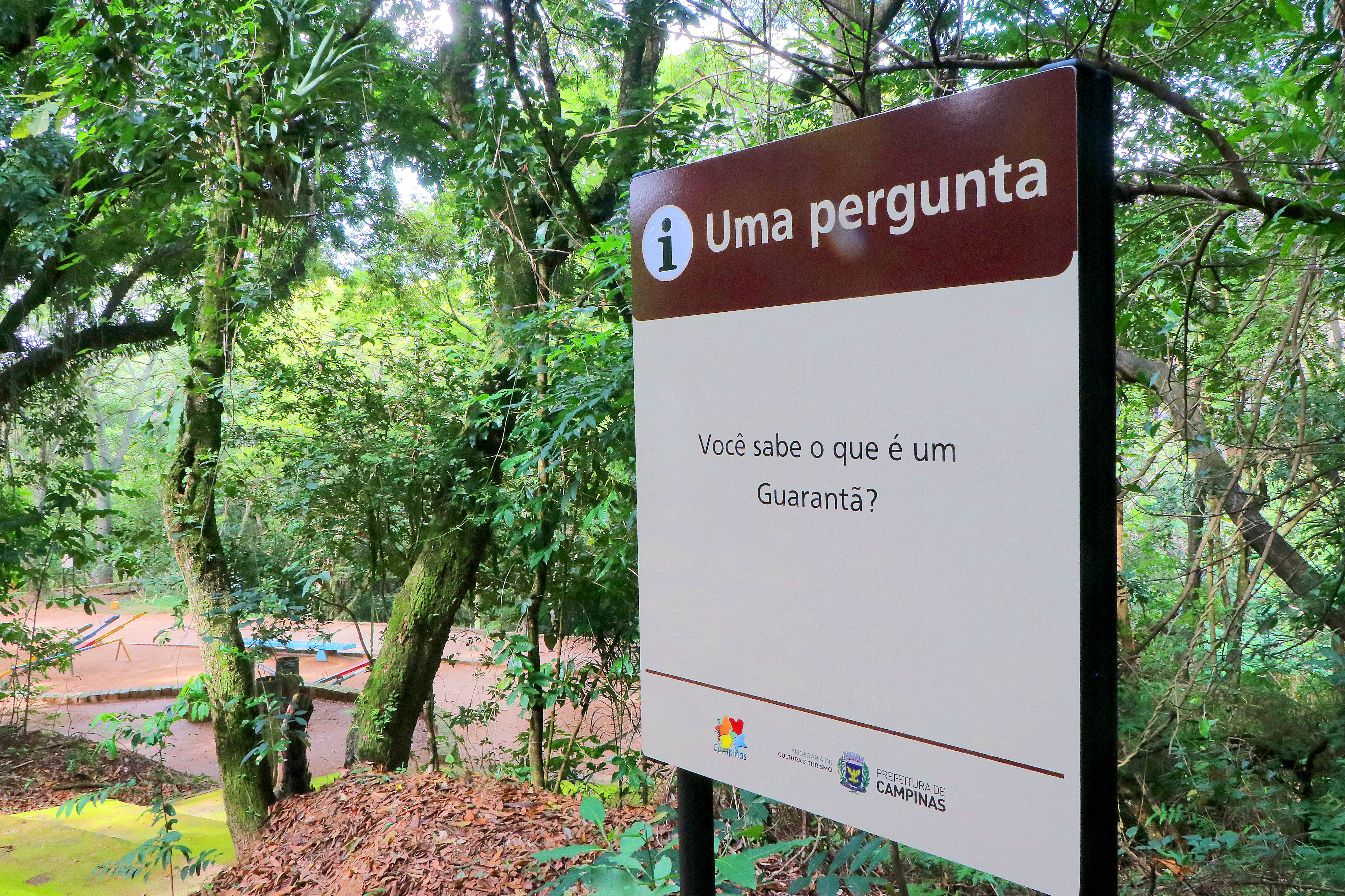 Mensagens conectam os visitantes com a memória do espaço e incentivam a preservação ambiental