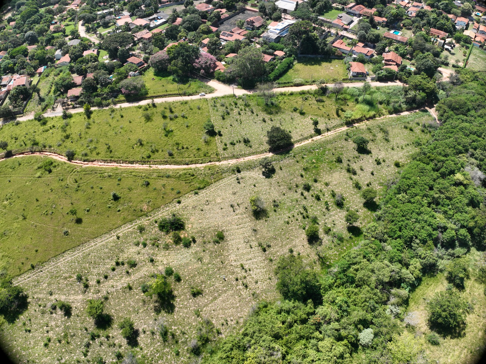 Área fica próxima de um afluente do rio Atibaia – importante bacia para o abastecimento de água na região