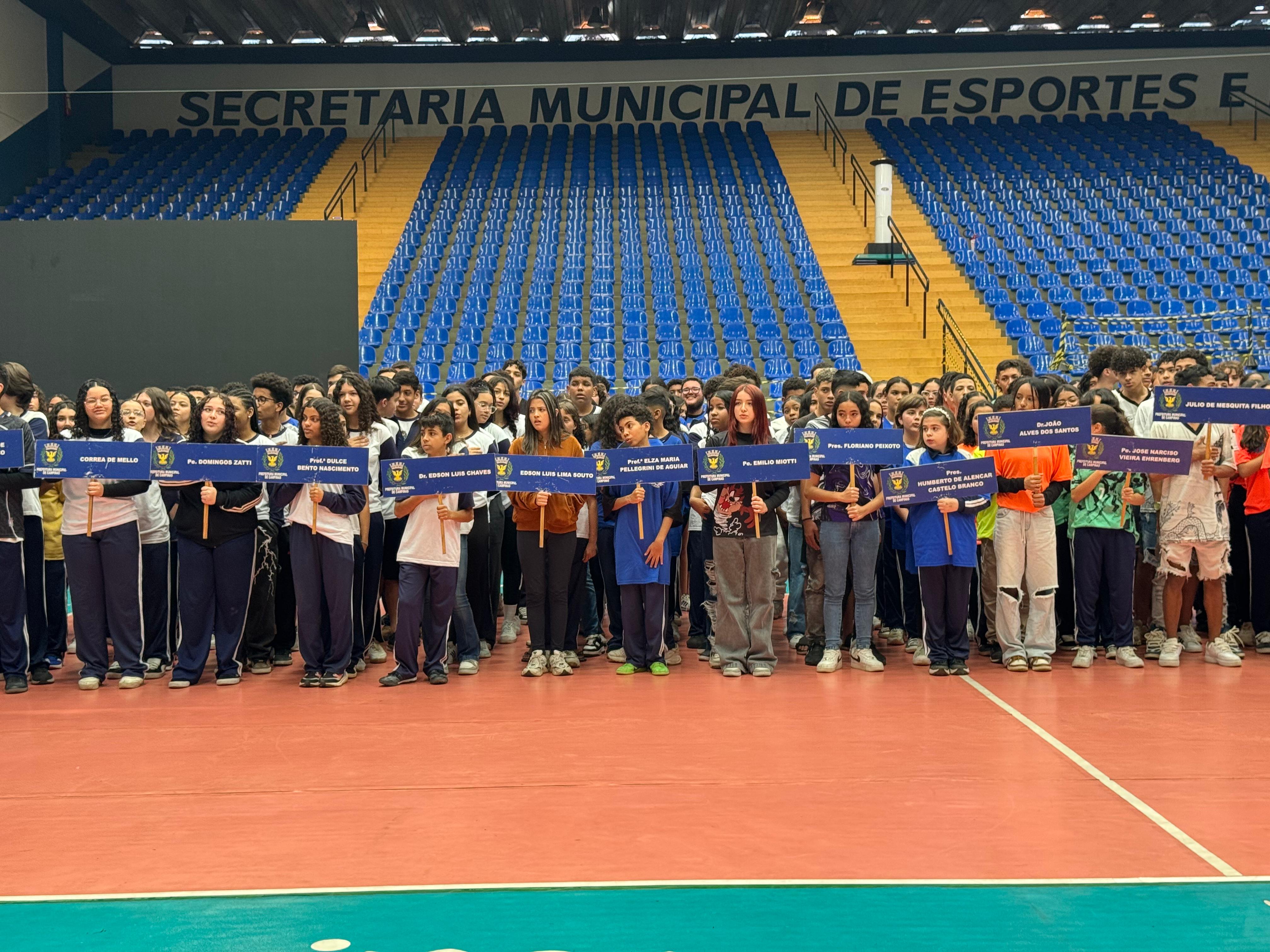 Os jogos promovem a integração entre escolas e fazem nascer novas amizades