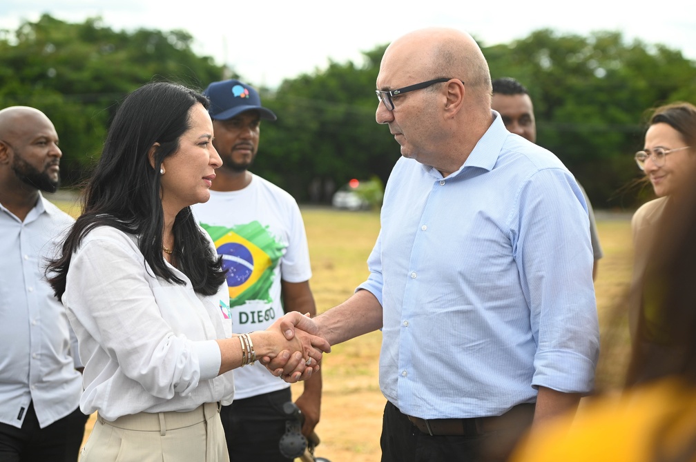 Rogério Capela Prefeito Dário Saadi recebeu a primeira-dama do Estado, Cristiane Freitas, na área do Itajaí 3