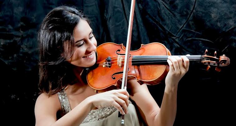 A violinista Priscila Plata Rato