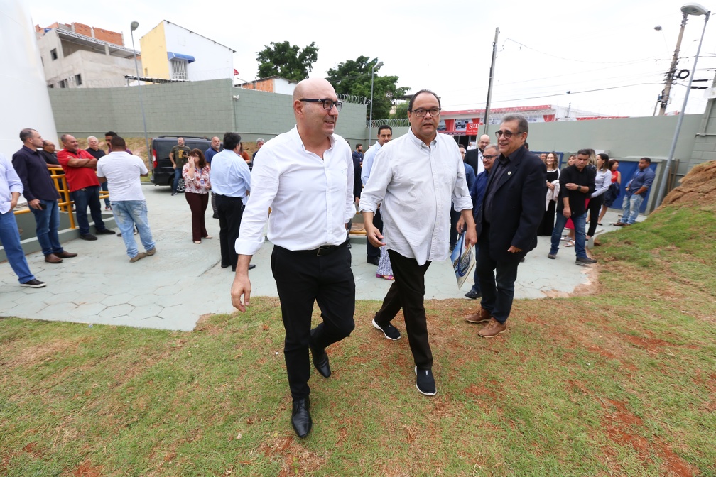 Prefeito e o presidente da Sanasa, Manuelito Magalhães em evento