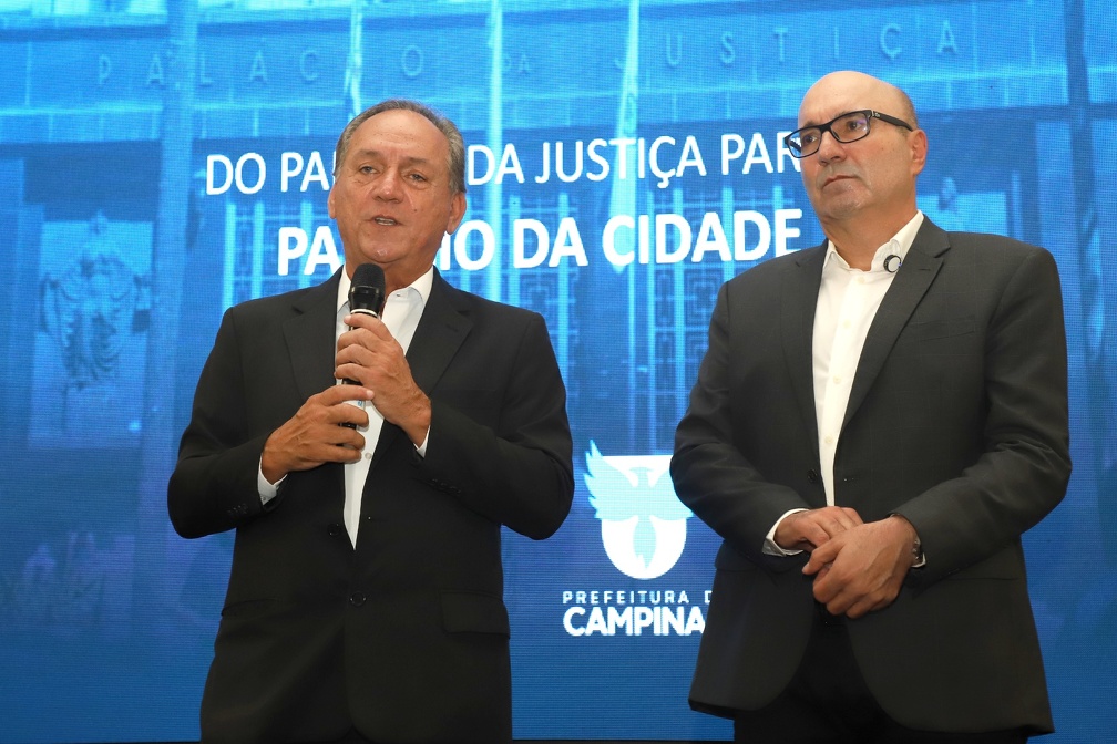Fernanda Sunega Presidente da Câmara, Luiz Rossini, explicou as razões que levaram o Legislativo a abrir mão da ocupação do edifício