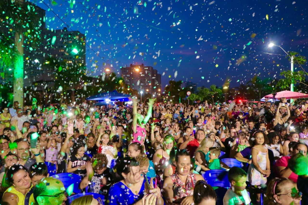 Público no São Bernardo se empolgou com o show de Natal