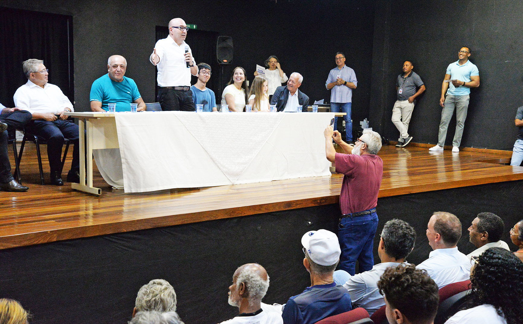 Prefeito Dário Saadi participa da entrega das matrículas de imóveis, a primeira do ano