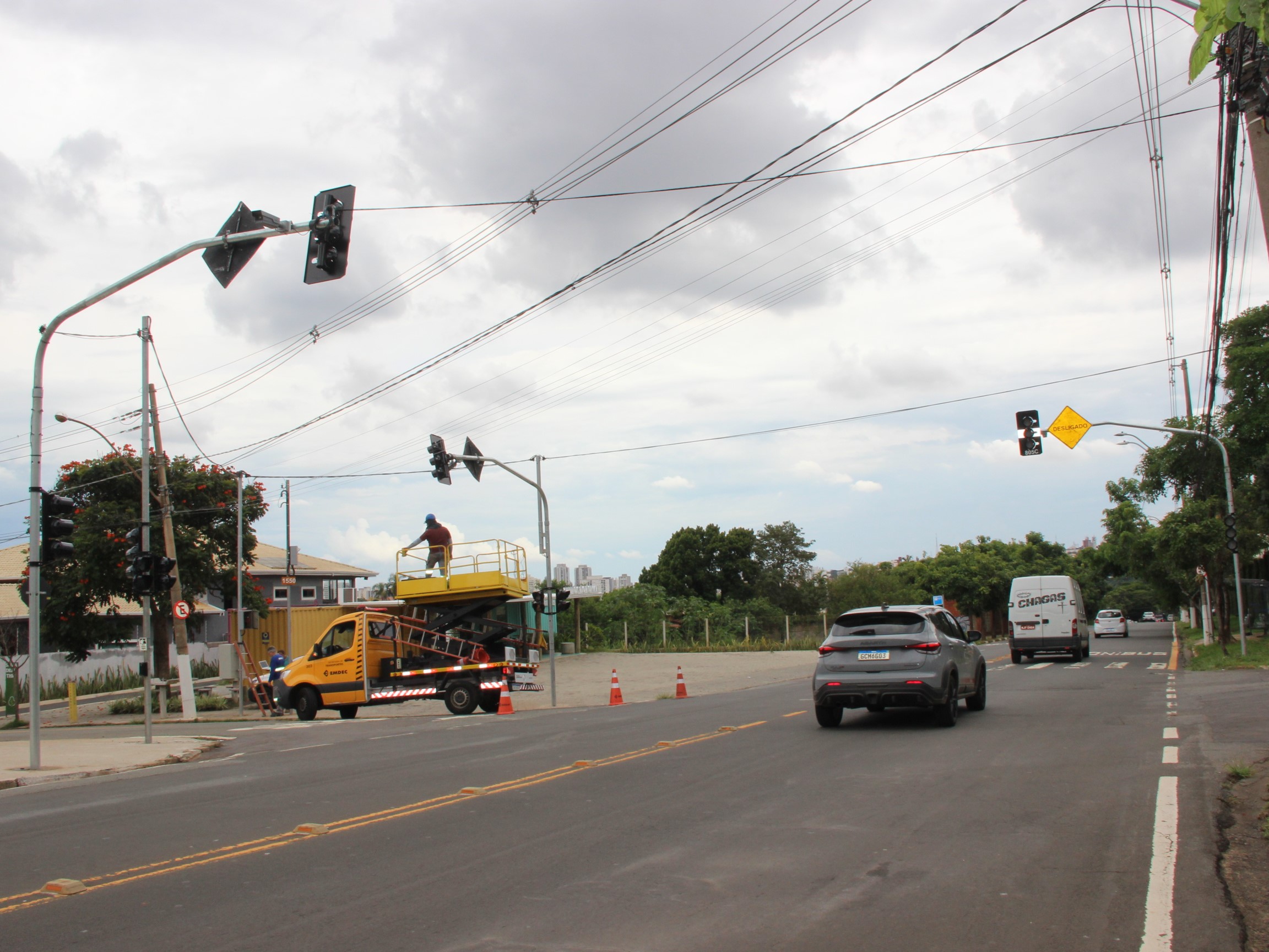Sinalização, mudança na circulação de vias e monitoramento completam o esquema de segurança viária na região