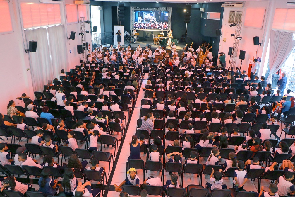 No total, 1800 alunos foram espectadores da Sinfônica
