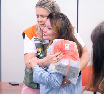 Firmino Piton Secretária de Assistência Social agradece funcionária pelo trabalho