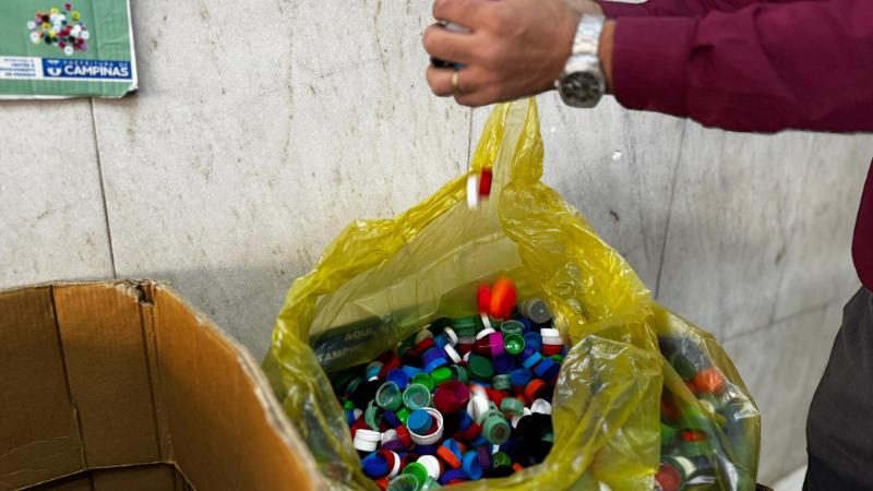 Entidades podem vender as tampinhas e utilizar os recursos para alavancar seus projetos