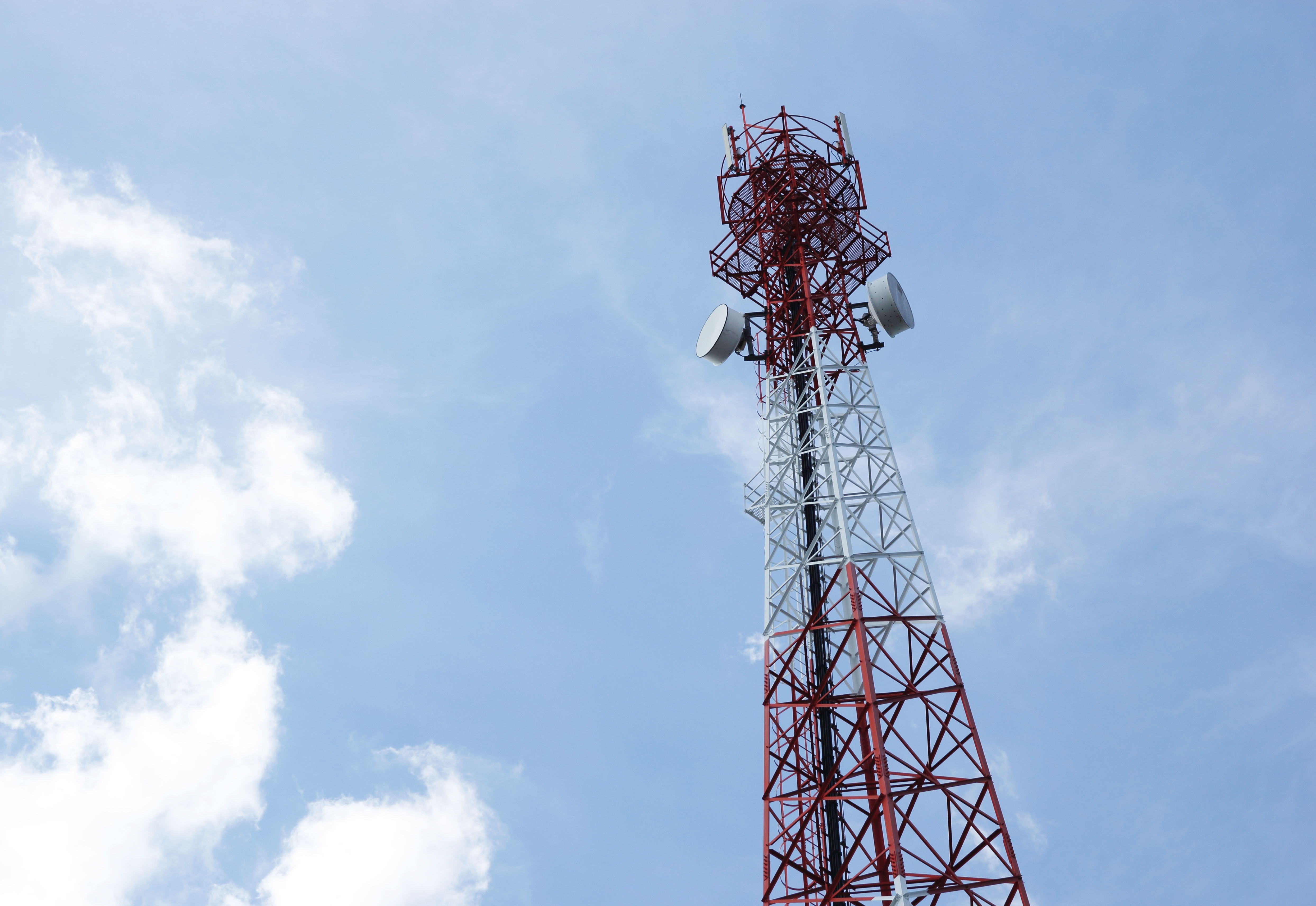 Regramento regulamenta a instalação de estruturas, como as antenas e equipamentos de retransmissão do sinal de celular